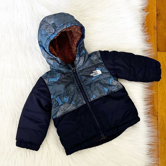 The North Face Reversible Mount Chimbo Puffer Coat